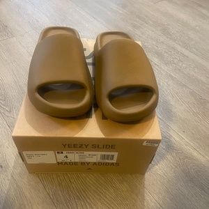 Yeezy Slide
